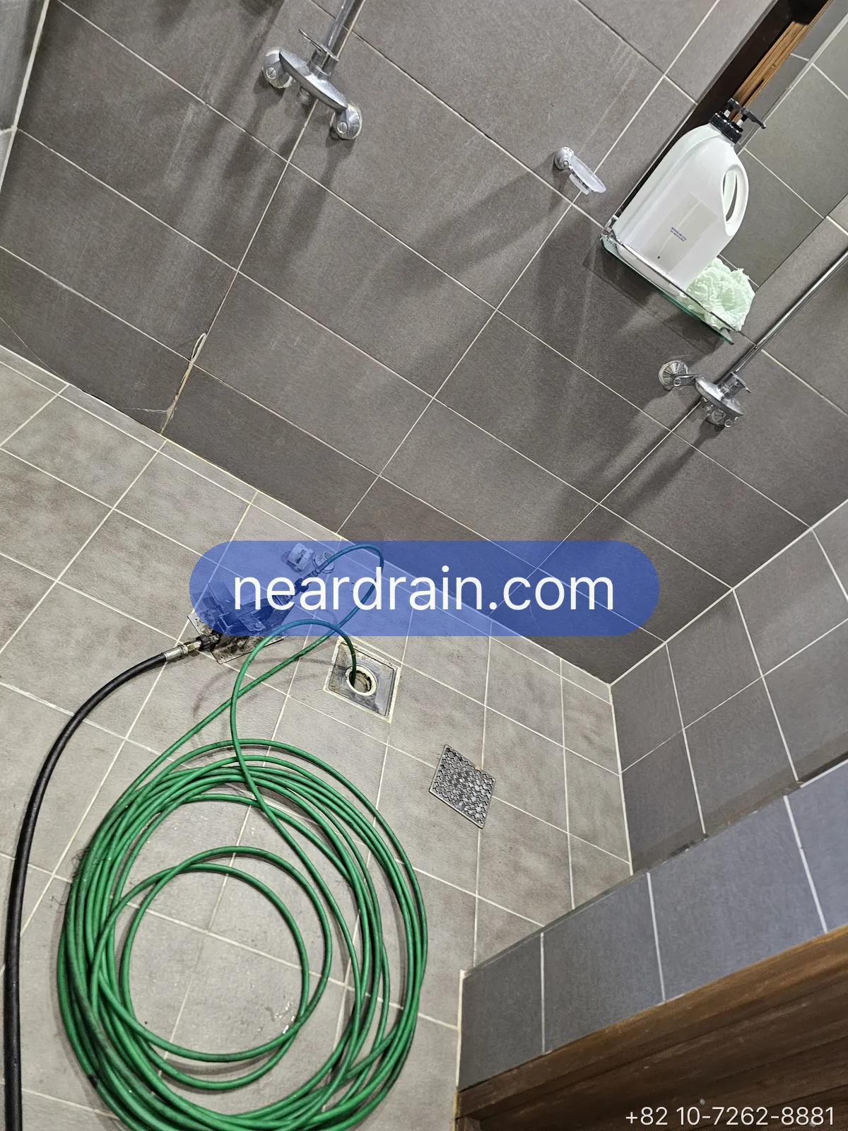 High-pressure jetting on a main line